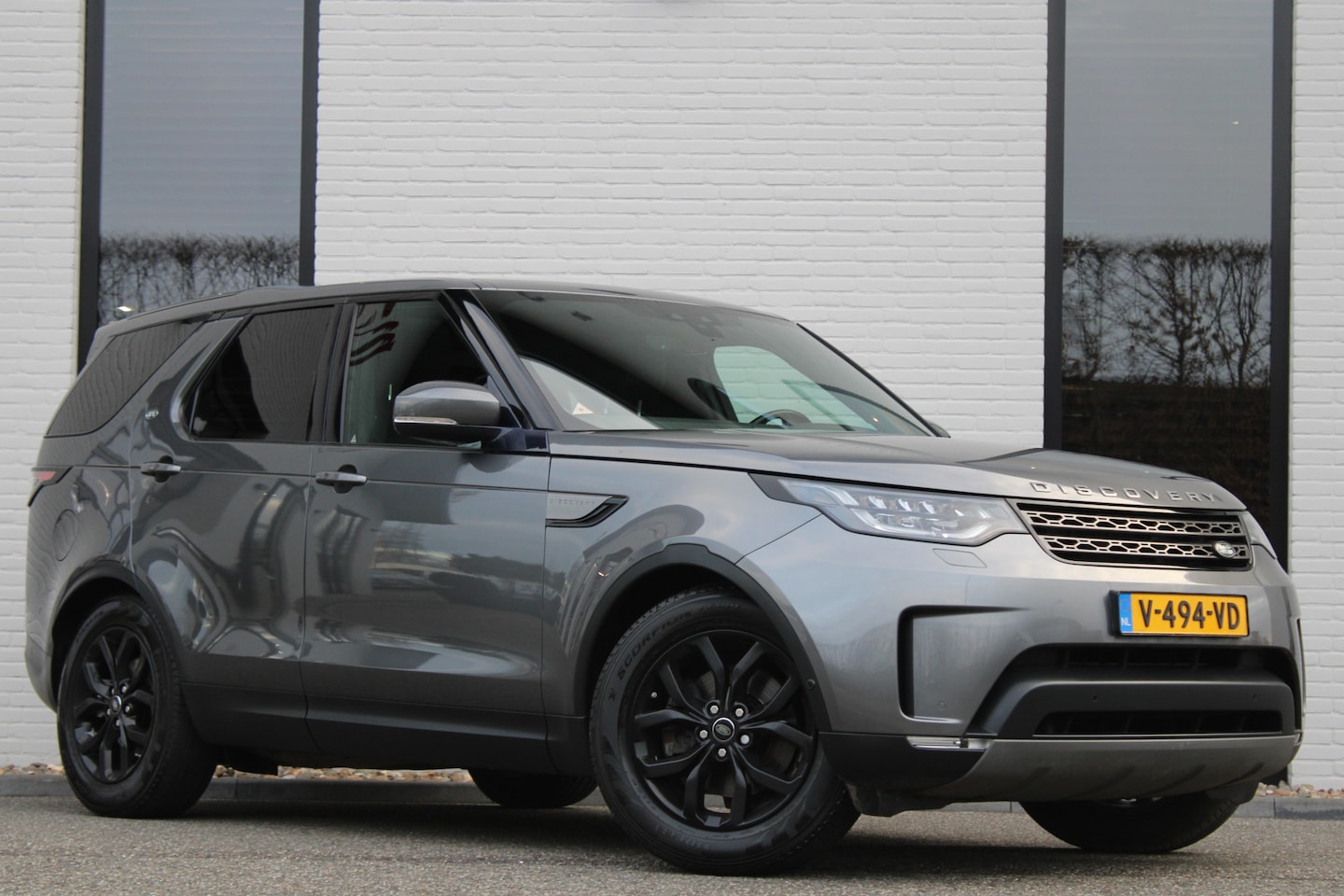 Land Rover Discovery - 2.0 Sd4 SE / Grijs Kenteken / Luchtvering / Led / Camera / Zeer Nette Staat - AutoWereld.nl