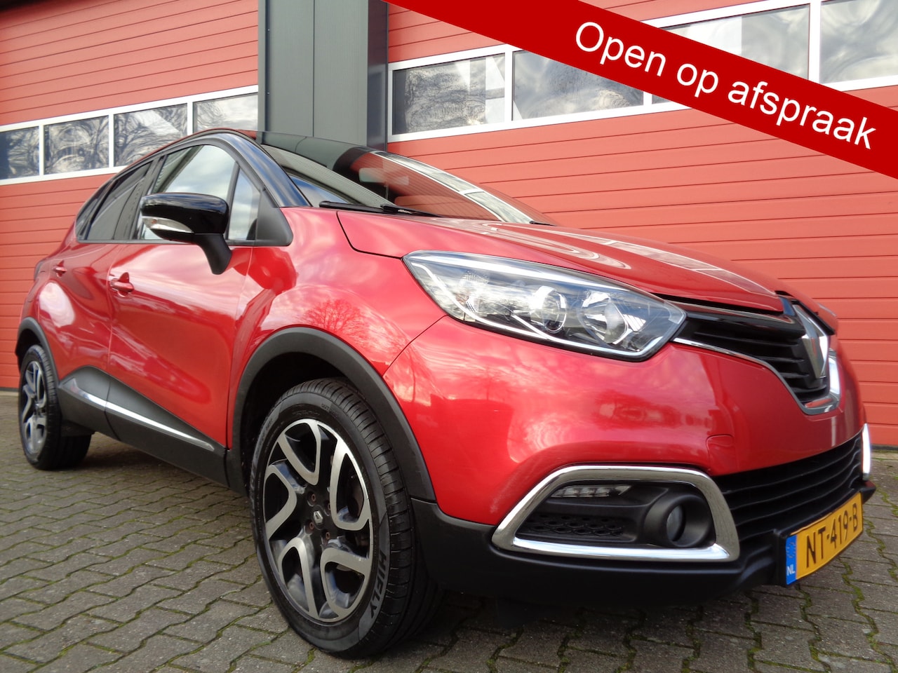 Renault Captur - 1.2 TCe Dynamique 119PK Automaat Clima Cruise Trekhaak Achteruitrijcamera - AutoWereld.nl