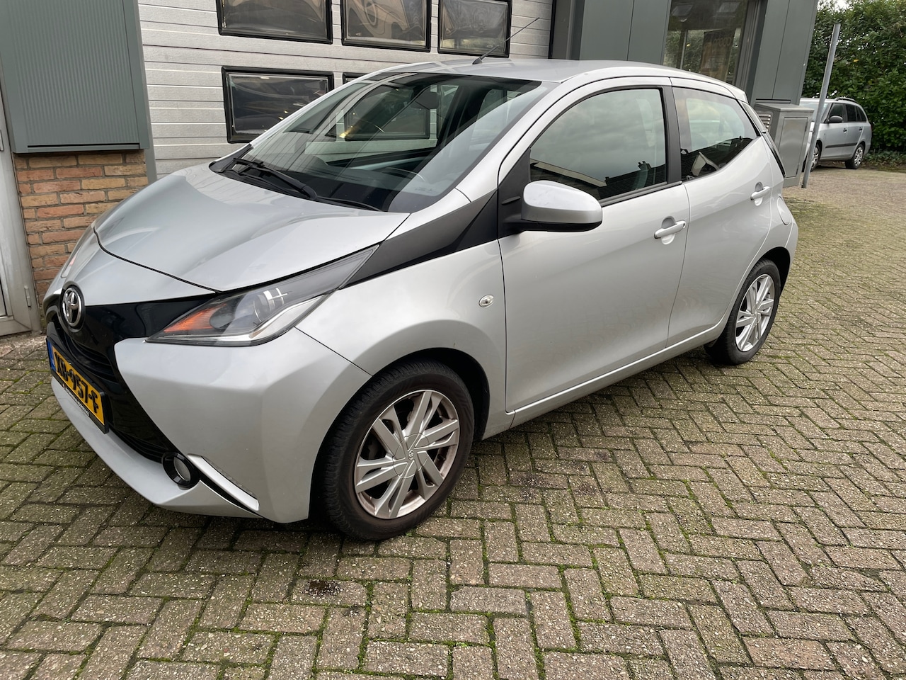 Toyota Aygo - 1.0 VVT-i x-cite 1.0 VVT-i x-cite - AutoWereld.nl