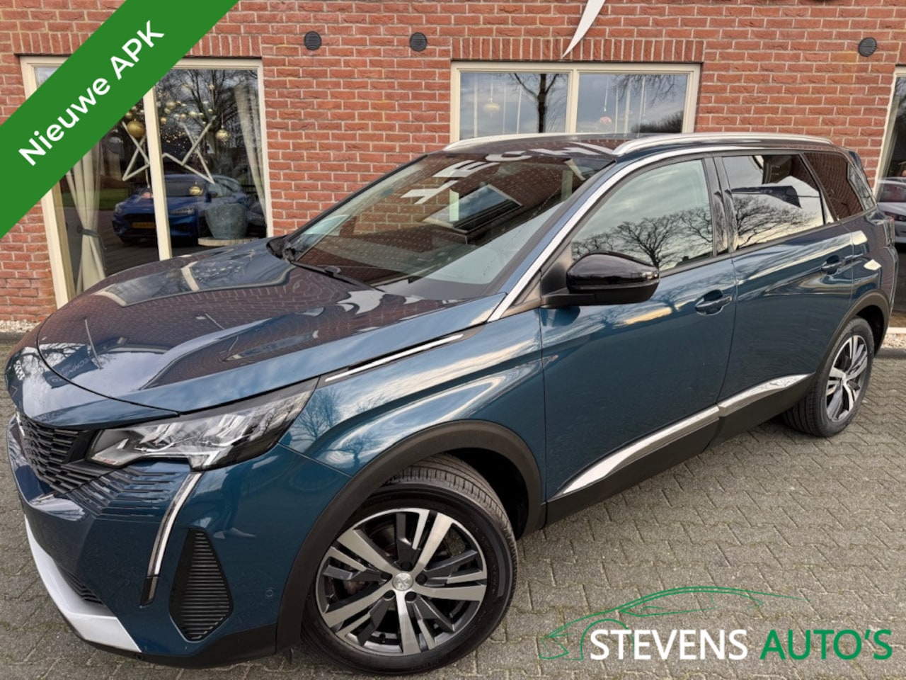 Peugeot 5008 - 1.2 PT Allure 7P.Bns NIEUWE APK / TREKHAAK / CAMERA / FULL.LED / - AutoWereld.nl