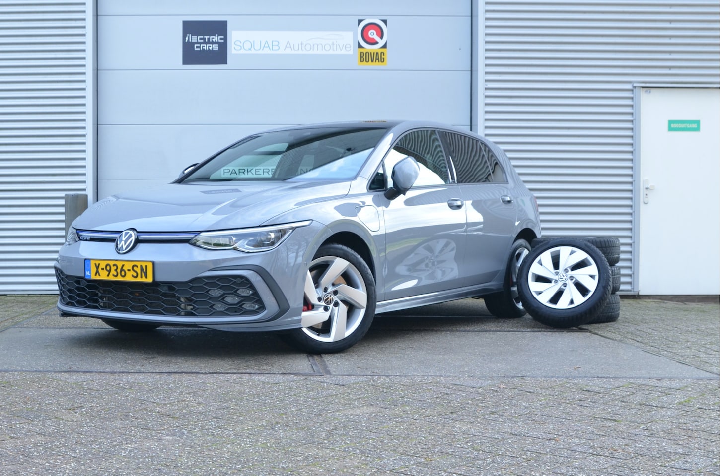Volkswagen Golf - 1.4 eHybrid GTE Panoramadak, Winter & zomerwielen - AutoWereld.nl