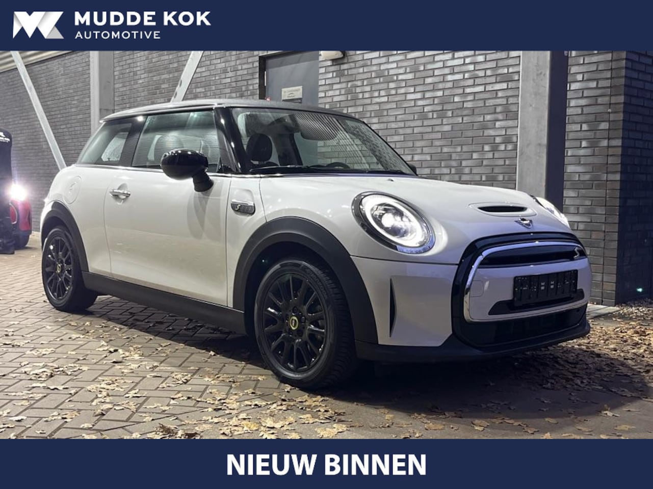 MINI Cooper - Classic 33 kWh | Stoelverwarming | Navigatie | LED | PDC A - AutoWereld.nl