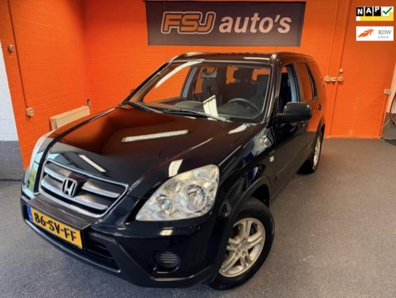 Honda CR-V - 2.0i LS / 4 X 4 / ZEER MOOI / APK TOT 12-12-2026 - AutoWereld.nl