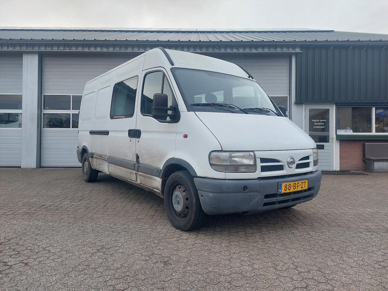 Nissan Interstar - 2.2 DCI 407 M 90.35 - AutoWereld.nl