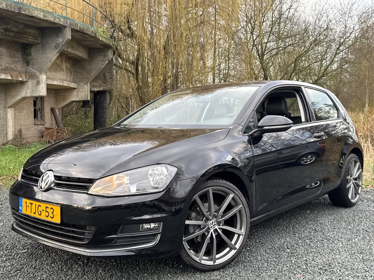 Volkswagen Golf - TSI 105PK HIGHLINE LEDER/NAVI/LMV - AutoWereld.nl