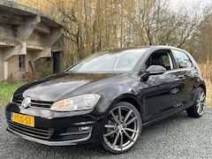 Volkswagen Golf - TSI 105PK HIGHLINE LEDER/NAVI/LMV