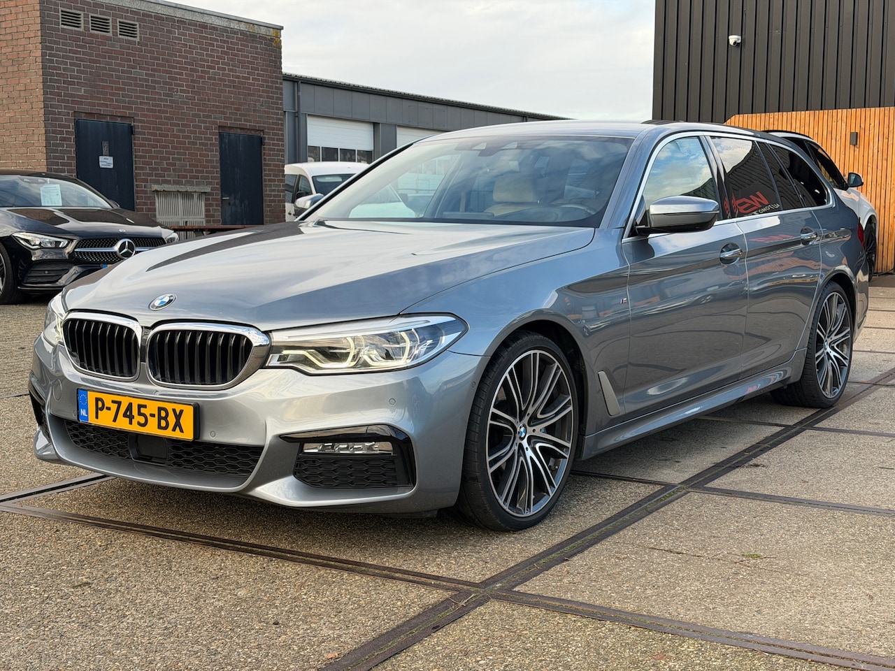 BMW 5-serie Touring - 530i High Executive M-Sport ACC HUD PDC Memory Stoelverw. + Ventilatie. Luchtvering. - AutoWereld.nl