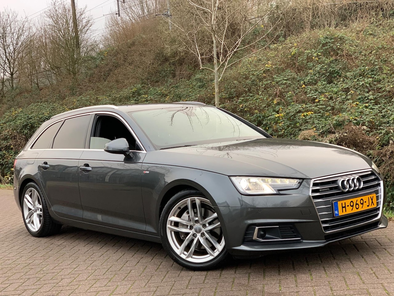 Audi A4 Avant - 2.0 TDI quattro Sport S line edition 190PK TOPSTAAT! - AutoWereld.nl