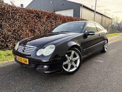Mercedes-Benz C-klasse Sportcoupé - 180 K. / NAVI / AIRCO / CRUISE