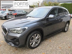 BMW X1 - sDrive18i SPORTLINE * LED, NAVI+, HALF-LEDER, TREKH, PRIVACY, ELECTR. A-KLEP * 1e EIG - UN