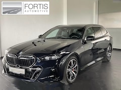 BMW 5-serie Touring - 540d xDrive M-SPORT Pro * LED, PANORAMA, LEDER, 20-inch LMV, ICONIC GLOW, TREKH * Ex - € 2