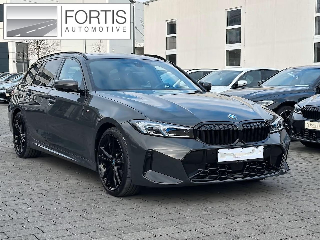 BMW 3-serie Touring - 320d xDrive M-SPORT ** LED, NAVI+, PANORAMA, HuD, TREKH, 19-inch LMV, DRAVIT GRAU ** 1e EI - AutoWereld.nl