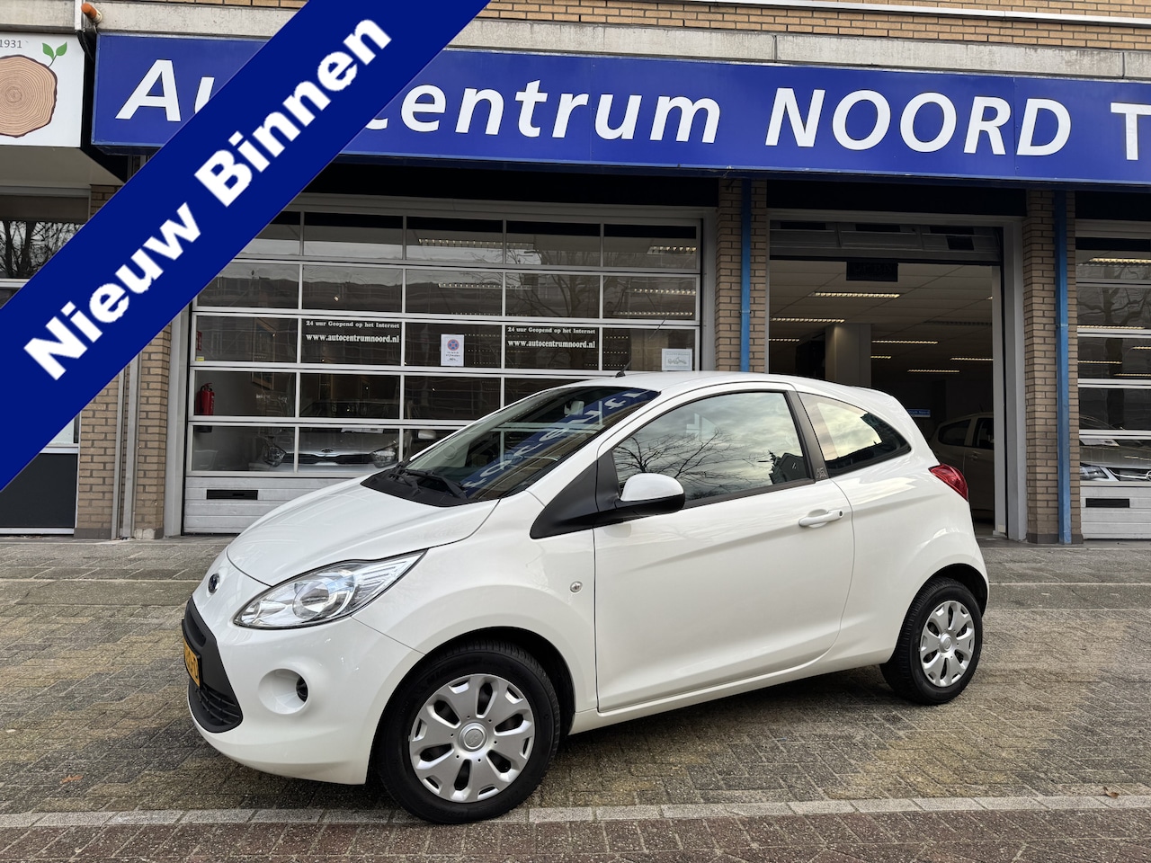 Ford Ka - 1.2 Style start/stop 69927KM! NAP | 1e Eigenaar | Airco | Parkeersensoren | Dealeronderhou - AutoWereld.nl