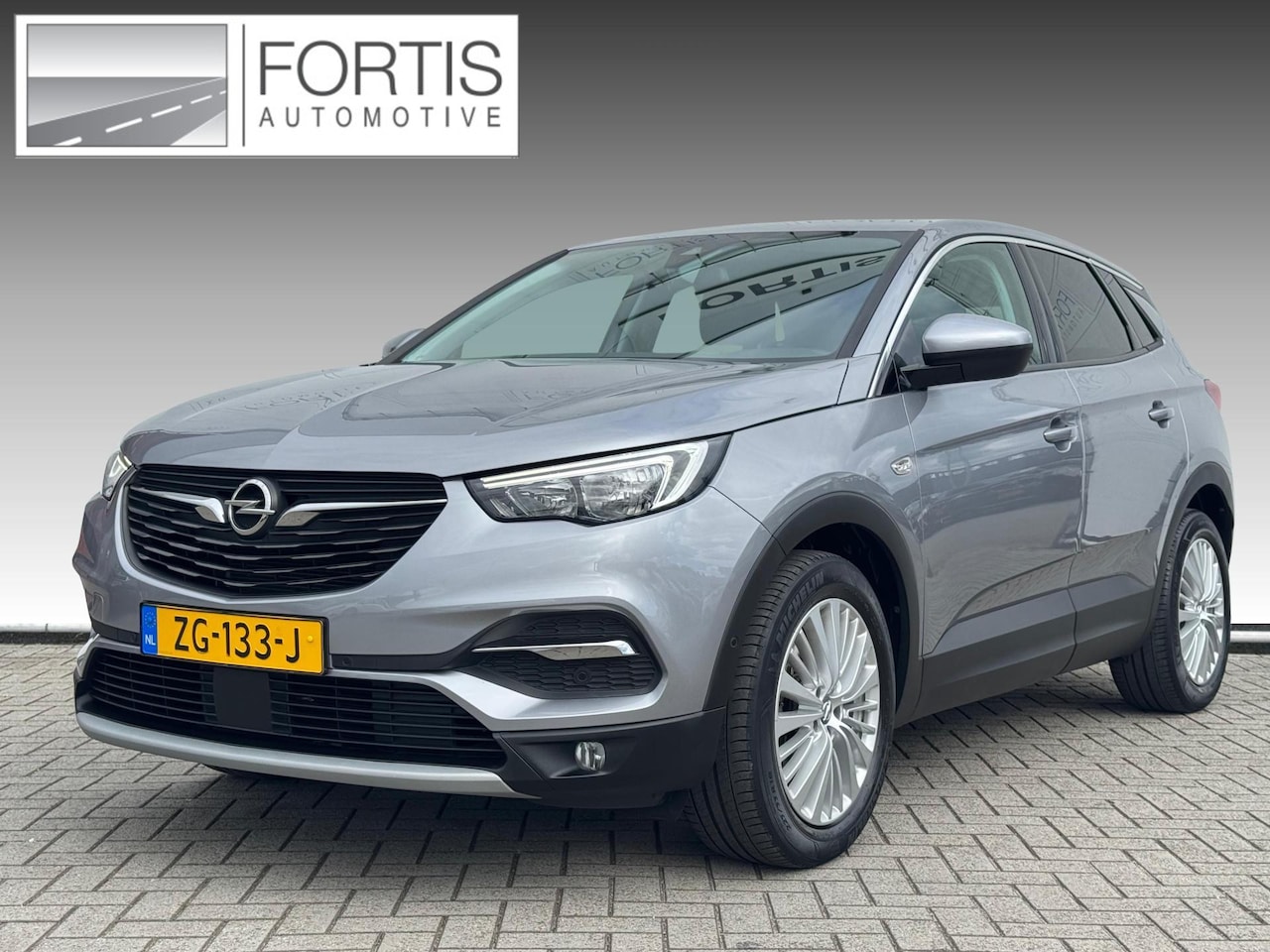 Opel Grandland X - 1.2 Turbo Innovation NL-AUTO | NAVI | CARPLAY - AutoWereld.nl