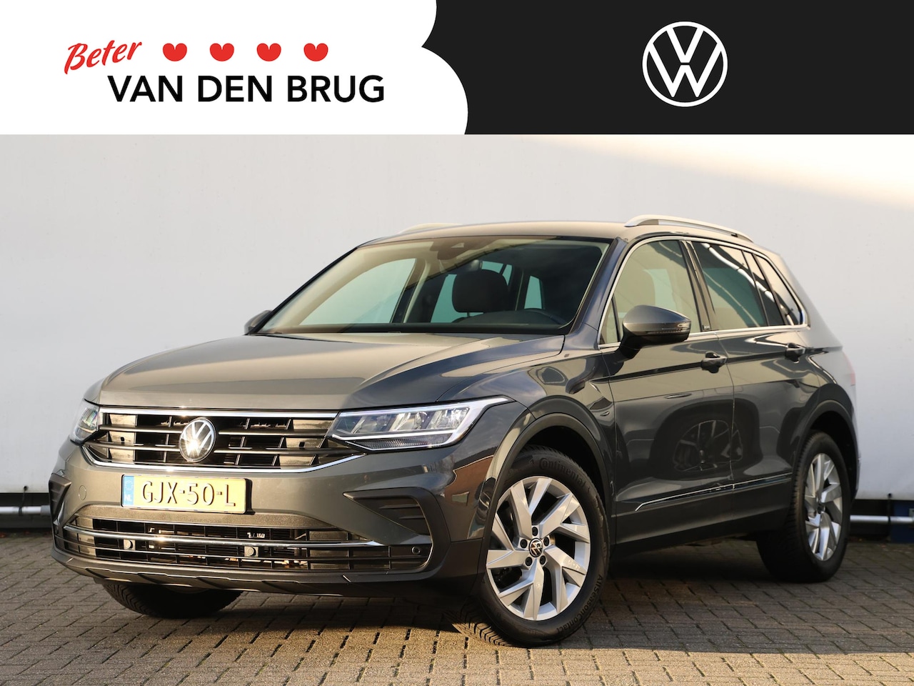 Volkswagen Tiguan - 1.5 TSI Life Business 150PK DSG | Navigatie | Trekhaak | Led | Camera | Parkeersensoren - AutoWereld.nl