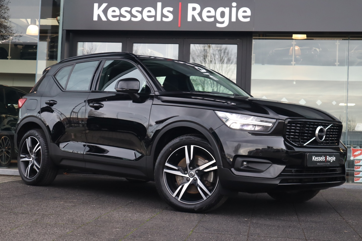Volvo XC40 - 1.5 T5 Recharge R-Design Pano Keyless Camera 19” CarPlay Stuur+Stoelverwarming - AutoWereld.nl