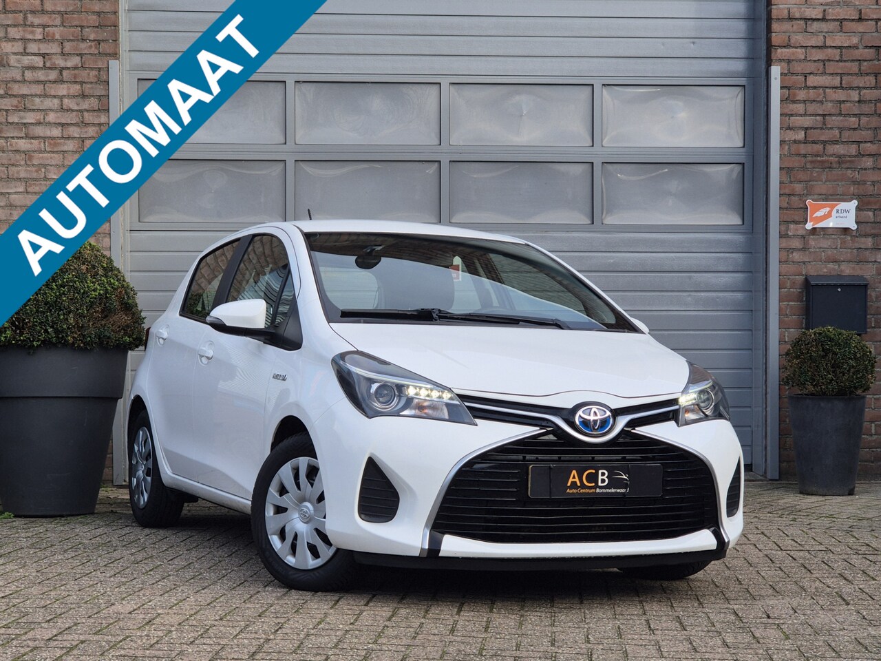 Toyota Yaris - 1.5 Hybrid Aspiration Automaat / Dealer onderhouden. - AutoWereld.nl