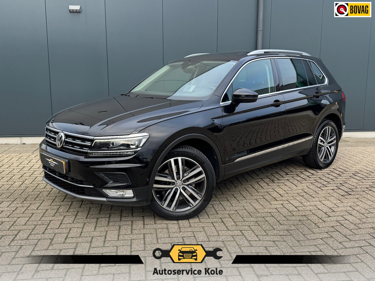 Volkswagen Tiguan - 2.0 TSI 4Motion Highline * Panorama * Trekhaak * Leder * Virtual Cockpit * Side Assist * - AutoWereld.nl