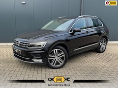 Volkswagen Tiguan - 2.0 TSI 4Motion Highline * Panorama * Trekhaak * Leder * Virtual Cockpit * Side Assist