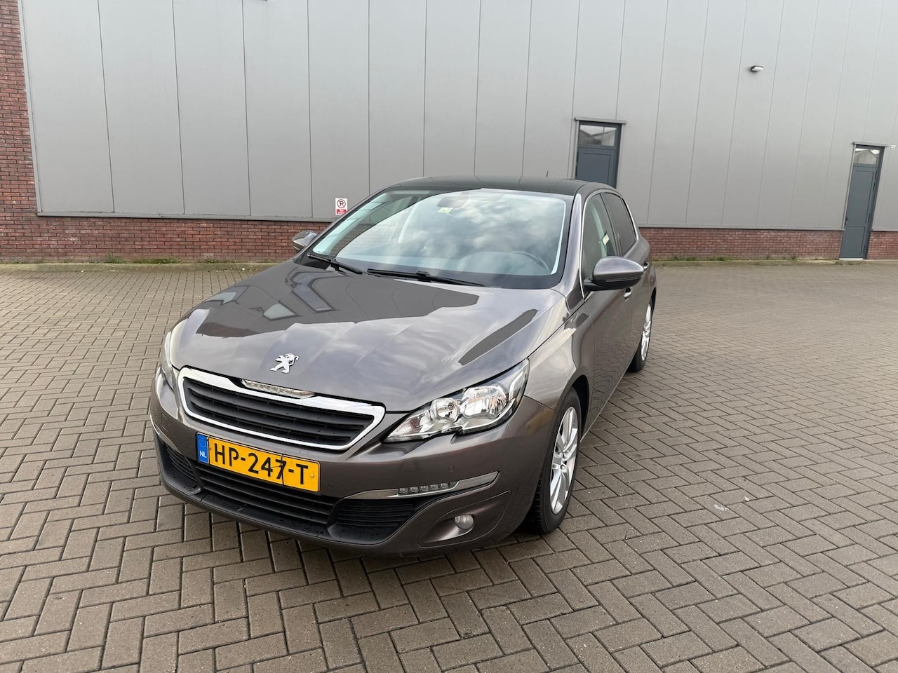 Peugeot 308 - 1.6 BlueHDi Blue Lease Executive 198.000 NAP PANORAMA DAK FULL OPTIES GRIJS 2015 - AutoWereld.nl