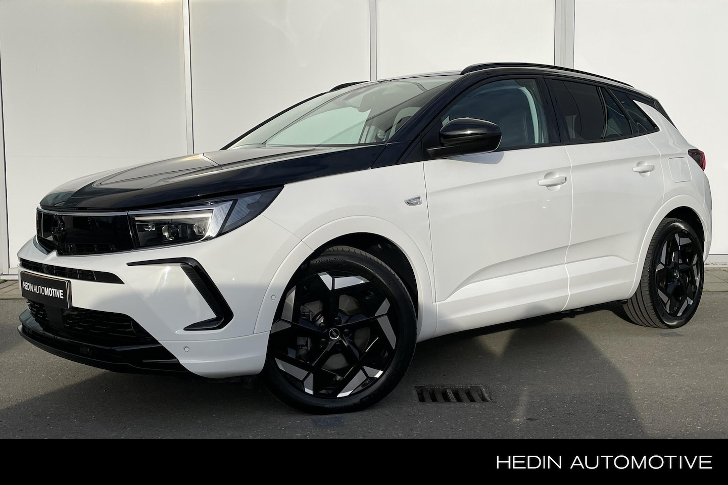 Opel Grandland - 1.6 Turbo 300PK PHEV Plug-In Hybrid 4x4 GSe | Trekhaak | Navigatie | Camera | Adapt. Cruis - AutoWereld.nl