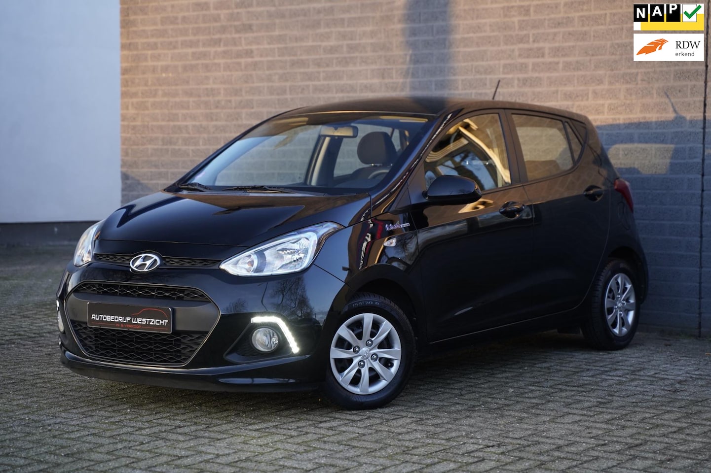 Hyundai i10 - 1.0i i-Motion Comfort Plus 1.0i i-Motion Comfort Plus Airco, Cruise Control - AutoWereld.nl