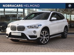 BMW X1 - sDrive20i High Executive xLine Automaat / Panoramadak / Trekhaak / Sportstoelen / Adaptief
