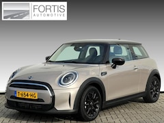 MINI Cooper - 1.5 Camden Edition NL AUTO | CARPLAY | DEALER ONDERH | UNION JACK
