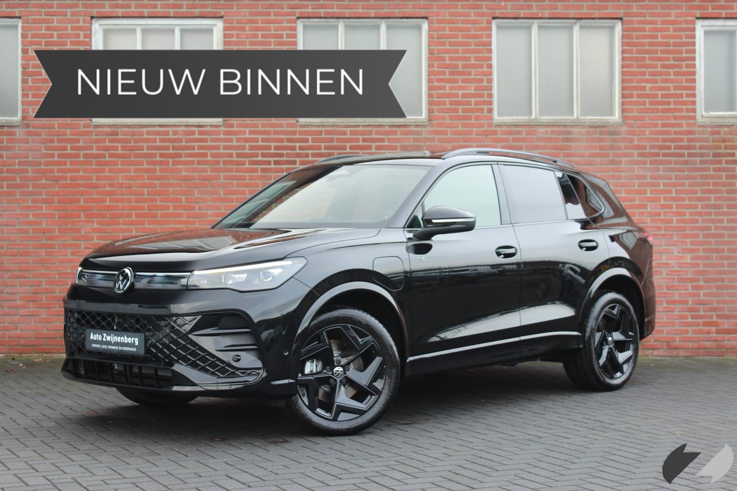 Volkswagen Tiguan - 1.5 eHybrid R-Line Edition | Pano | Trekhaak | ACC | - AutoWereld.nl