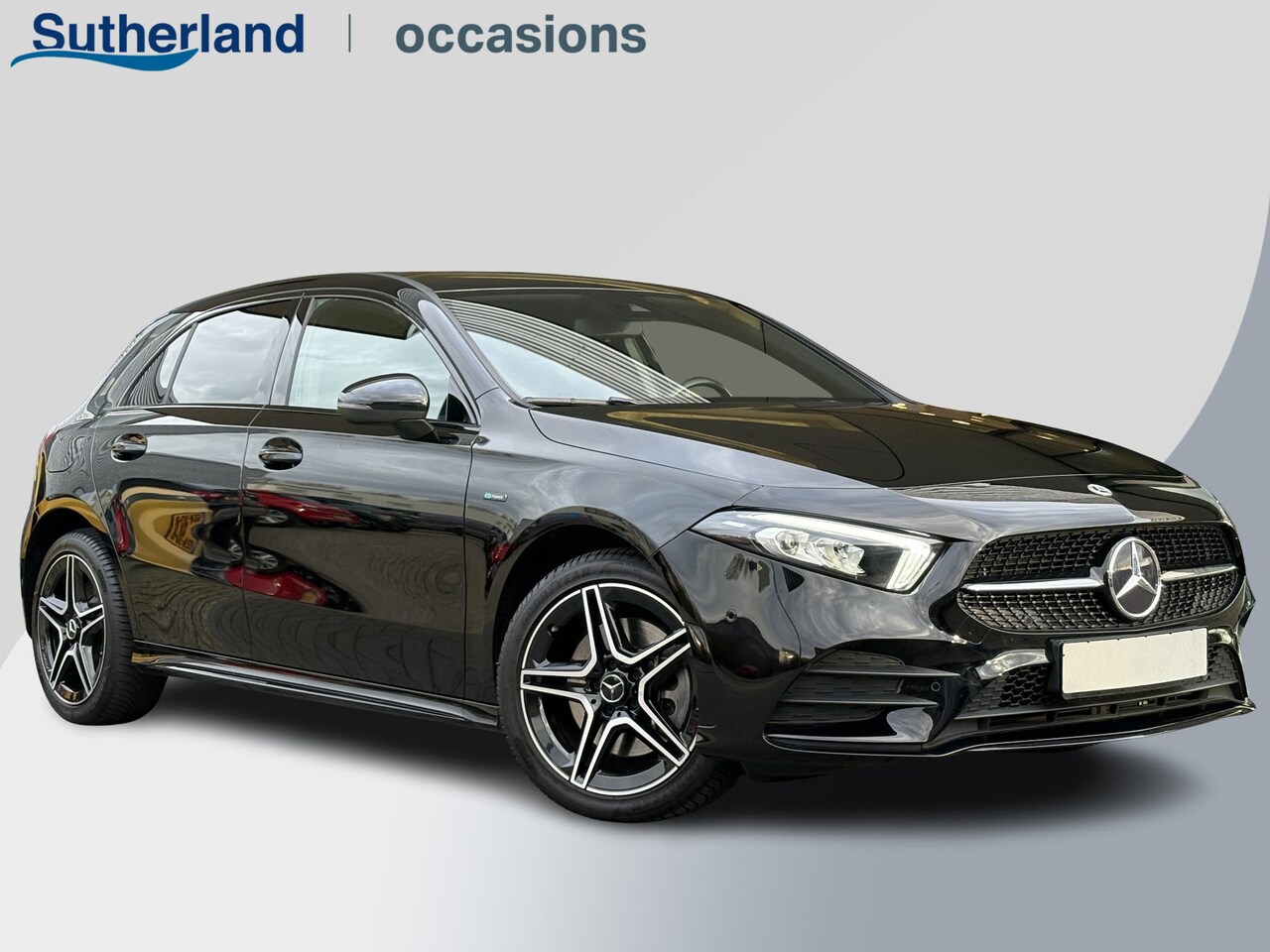 Mercedes-Benz A-klasse - 250 e AMG Line | Stoelverwarming | Navigatie | Getint glas | PDC | Climate contol - AutoWereld.nl