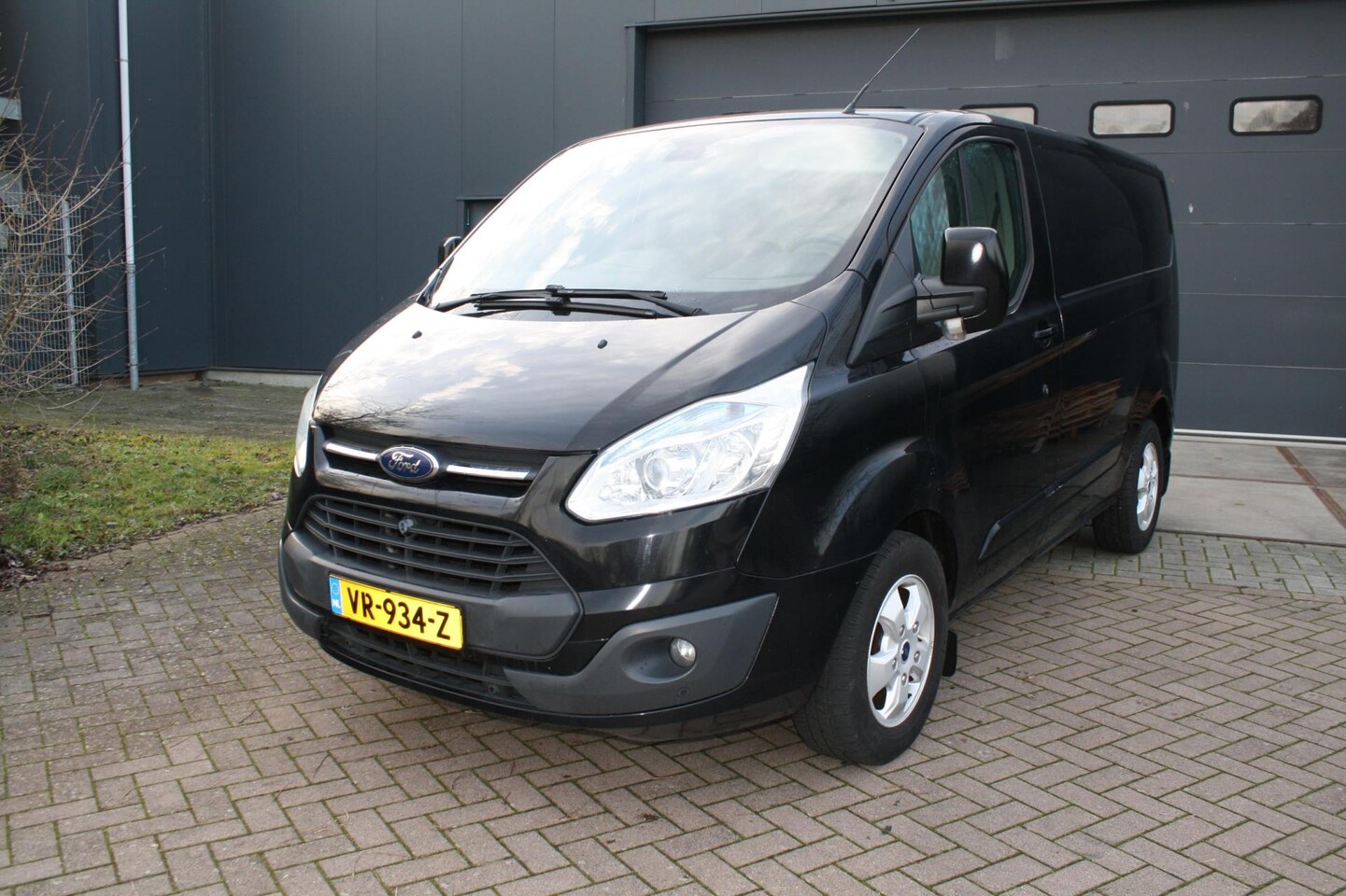 Ford Transit Custom - 310 2.2 TDCI L1H1 Limited 310 2.2 TDCI L1H1 Limited (motor gereviseerd). - AutoWereld.nl