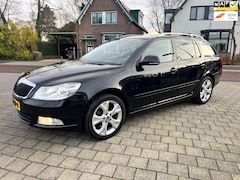 Skoda Octavia Combi - 1.2 TSI Elegance Autom Trekhaak Isofix Xenon Navi