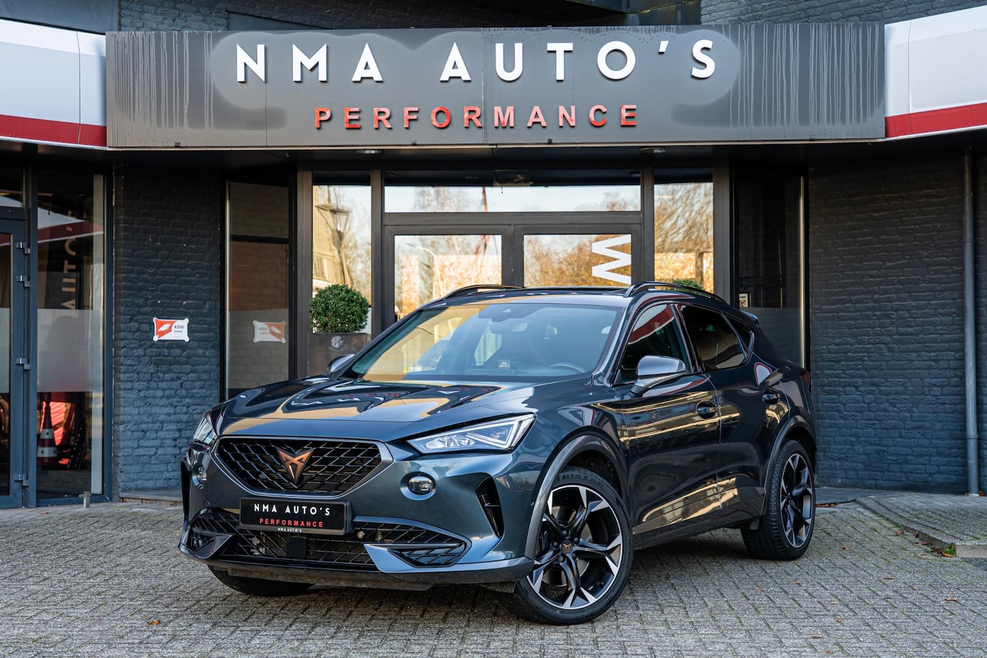 CUPRA Formentor - 2.0 TSI VZ 2.0 TSI VZ 245PK / PANO / DEALER ONDERHOUDEN / DEALER GARANTIE / KEYLESS & GO / - AutoWereld.nl