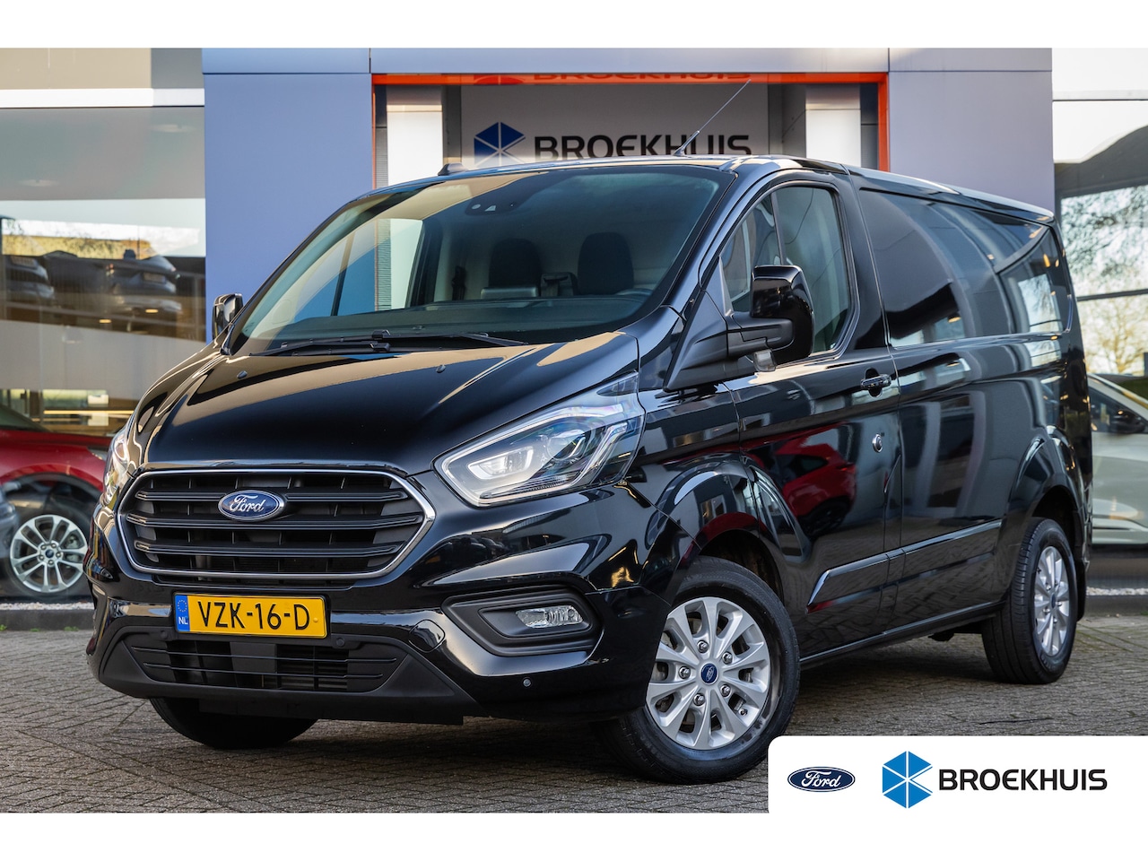 Ford Transit Custom - 320 2.0 TDCI L1H1 Limited | Trekhaak | Stoel en voorruit verwarming | Apple Carplay/Androi - AutoWereld.nl