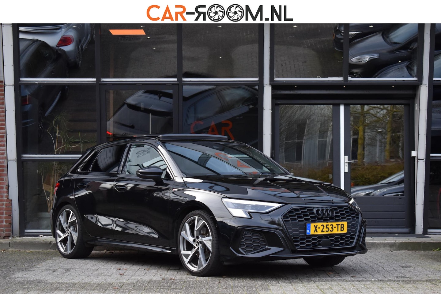 Audi A3 Sportback - 35 TFSI S edition Pano Kuip Lane B&O Trekhaak Leder - AutoWereld.nl