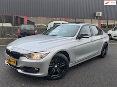 BMW 3-serie - 320i High Executive / AUTOMAAT / OPEN DAK / LEER / SP VLG /