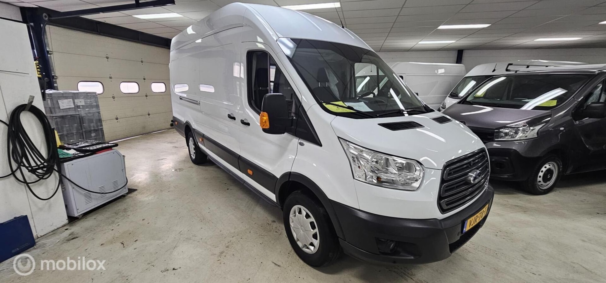 Ford Transit - 350 2.0 TDCI L4H3 Trend Airco Cruise Trekhaak - AutoWereld.nl
