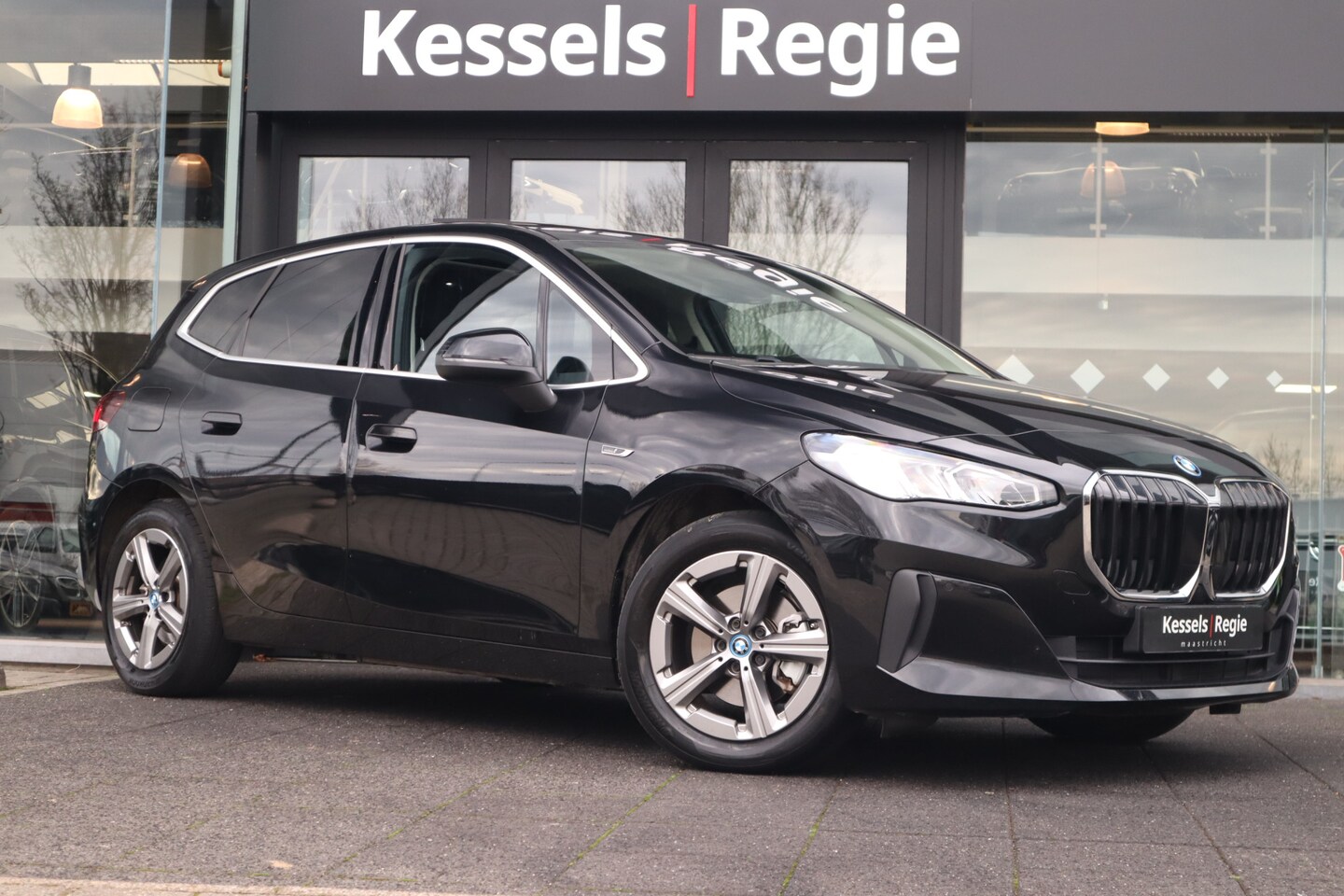 BMW 2-serie Active Tourer - 225e xDrive Panorama Camera El.klep Ambient DAB Sensoren - AutoWereld.nl