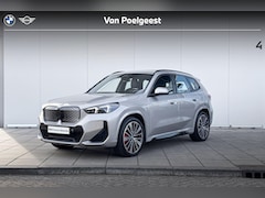 BMW iX1 - xDrive30 67 kWh M Sport Pro 20 Inch / Comfort Acces / Shadow Line / Binnen & Buitenspiegel