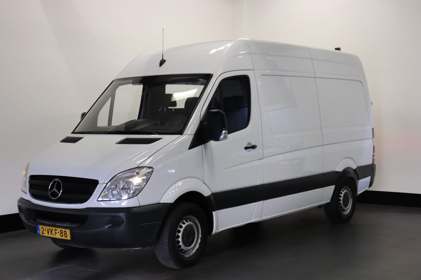 Mercedes-Benz Sprinter - 313 2.2 CDI Automaat - Airco - Navi - Cruise - Camera - € 6.650,- Excl. - AutoWereld.nl