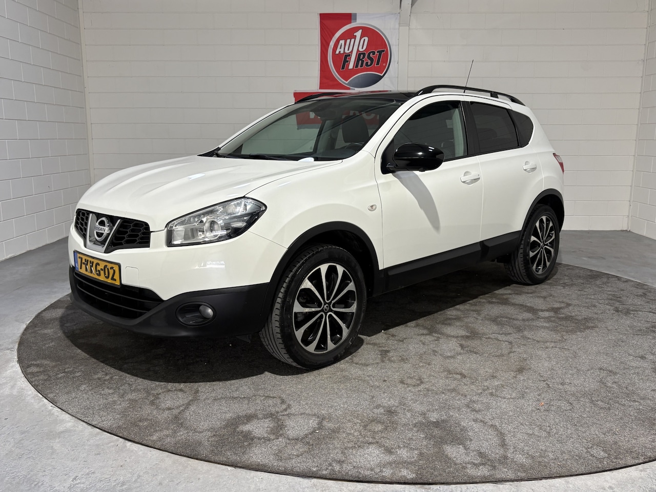 Nissan Qashqai - 1.6 360 1.6 360, Luxe uitvoering, 1e eigenaar, Panoramadak, Climate, Cruise control, Trekhaak, Nav - AutoWereld.nl