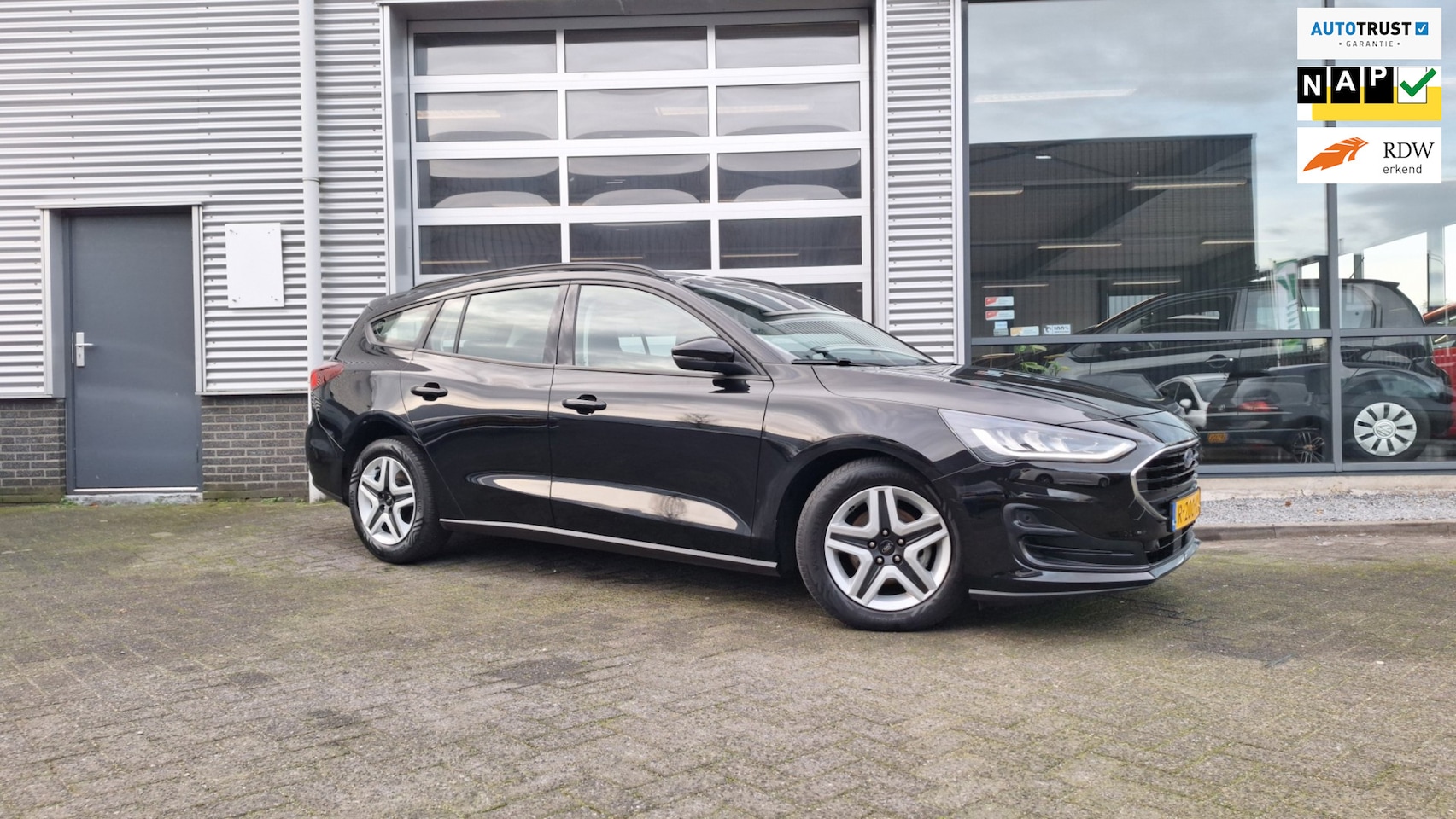 Ford Focus Wagon - 1.0 EcoBoost Connected/Navigtie/Cruise/Led/Pdc V A/ Nieuwe type/ - AutoWereld.nl