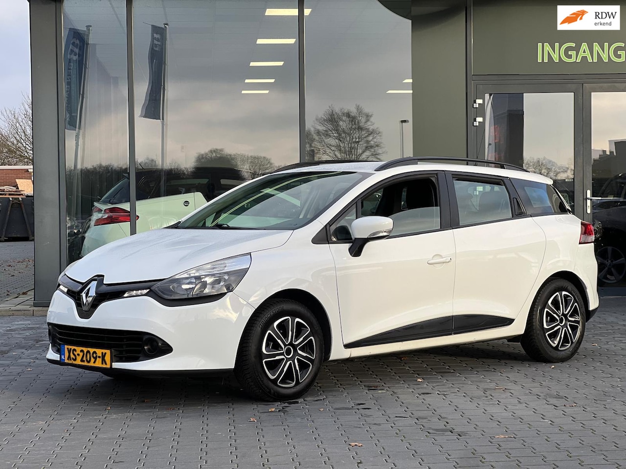 Renault Clio Estate - 1.2-16V COLLECTION + BJ016 + CRUISE - AutoWereld.nl