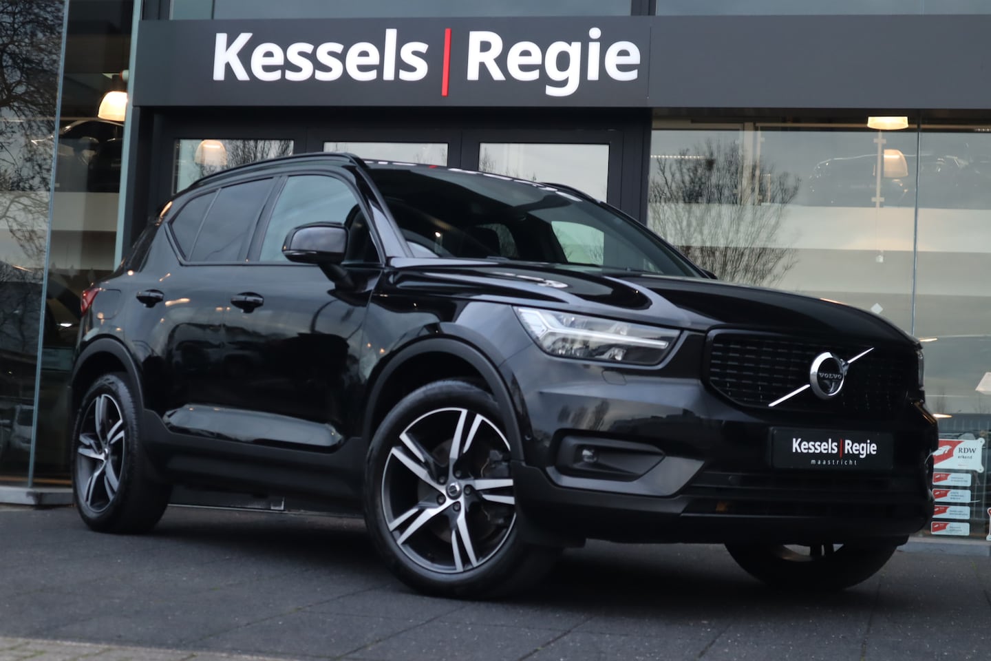 Volvo XC40 - 1.5 T5 Recharge R-Design Pano Memory 360 H&K El.Haak ACC Bliss Keyless - AutoWereld.nl