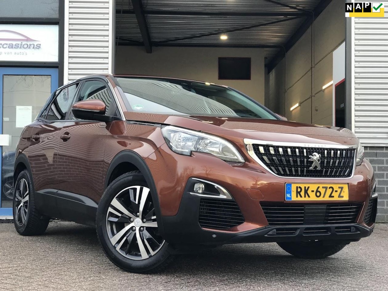 Peugeot 3008 - 1.2 PureTech Blue Lease Executive|Carplay|Navi|17''Inch - AutoWereld.nl