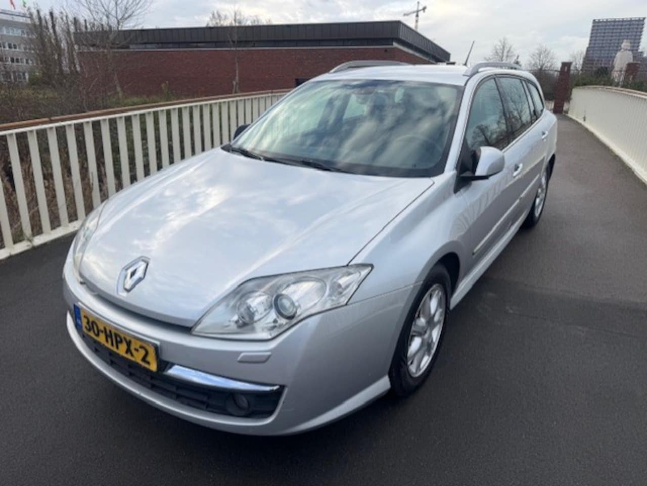 Renault Laguna Estate - 2.0 16V T Dynamque 2.0 16V T Dynamque - AutoWereld.nl