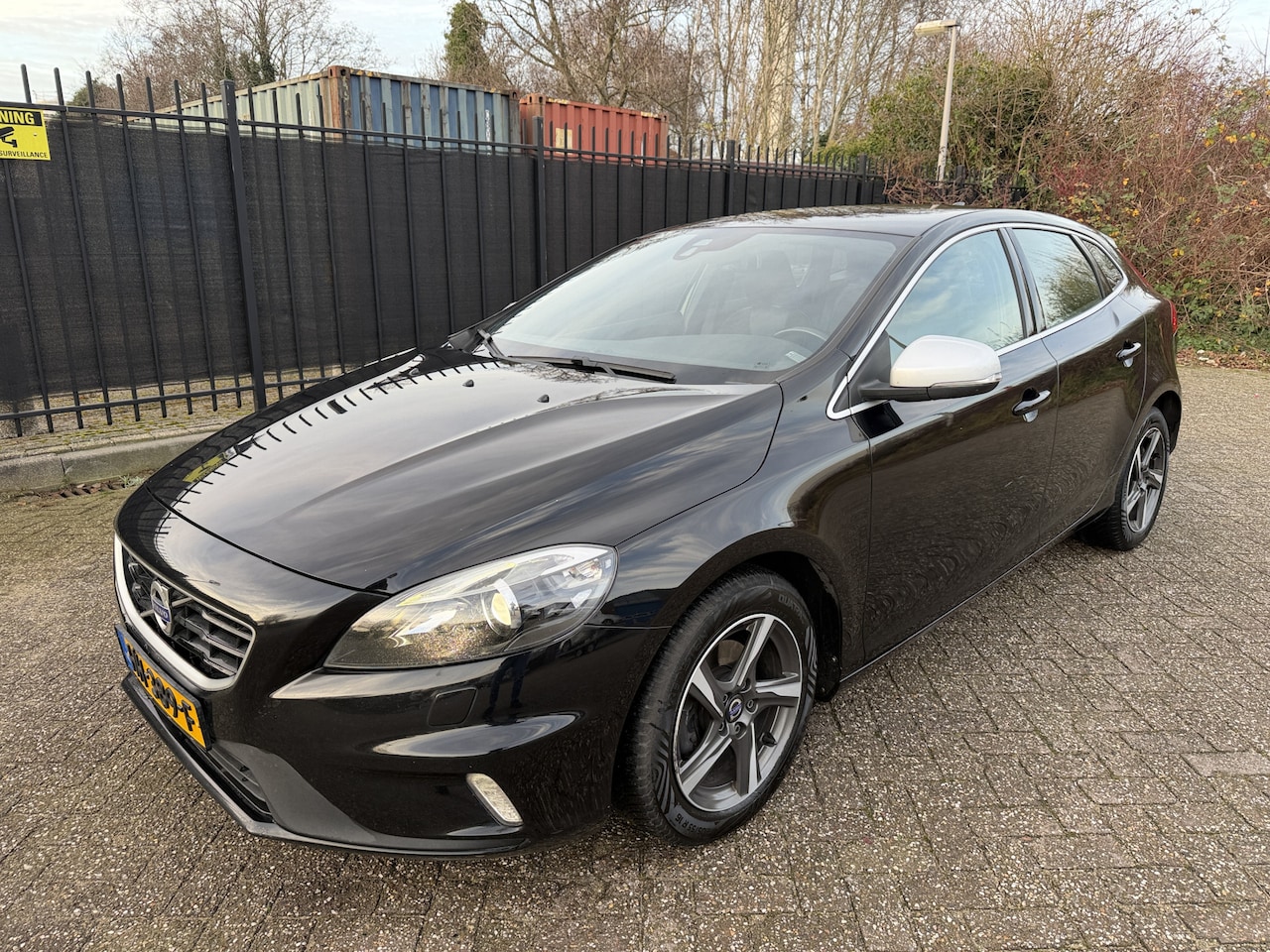 Volvo V40 - 2.0 D2 R-Design Business Leer/Alcantara/Stoelverw/Clima/Xenon/Navi - AutoWereld.nl