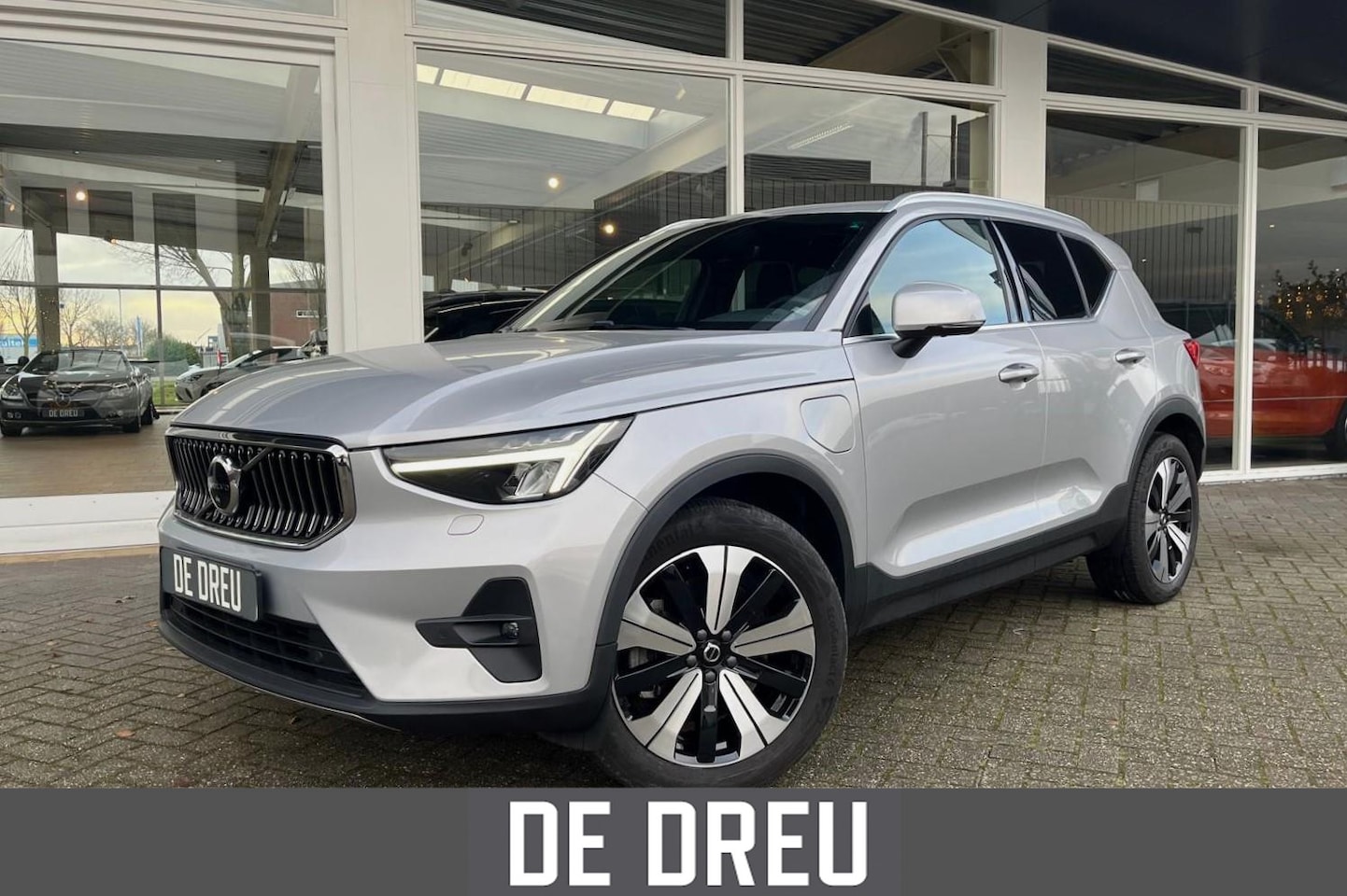 Volvo XC40 - 1.5 T4 Plug-in hybrid | PANO | 360 CAMERA | H&K | ADAPTIVE CRUISE - AutoWereld.nl