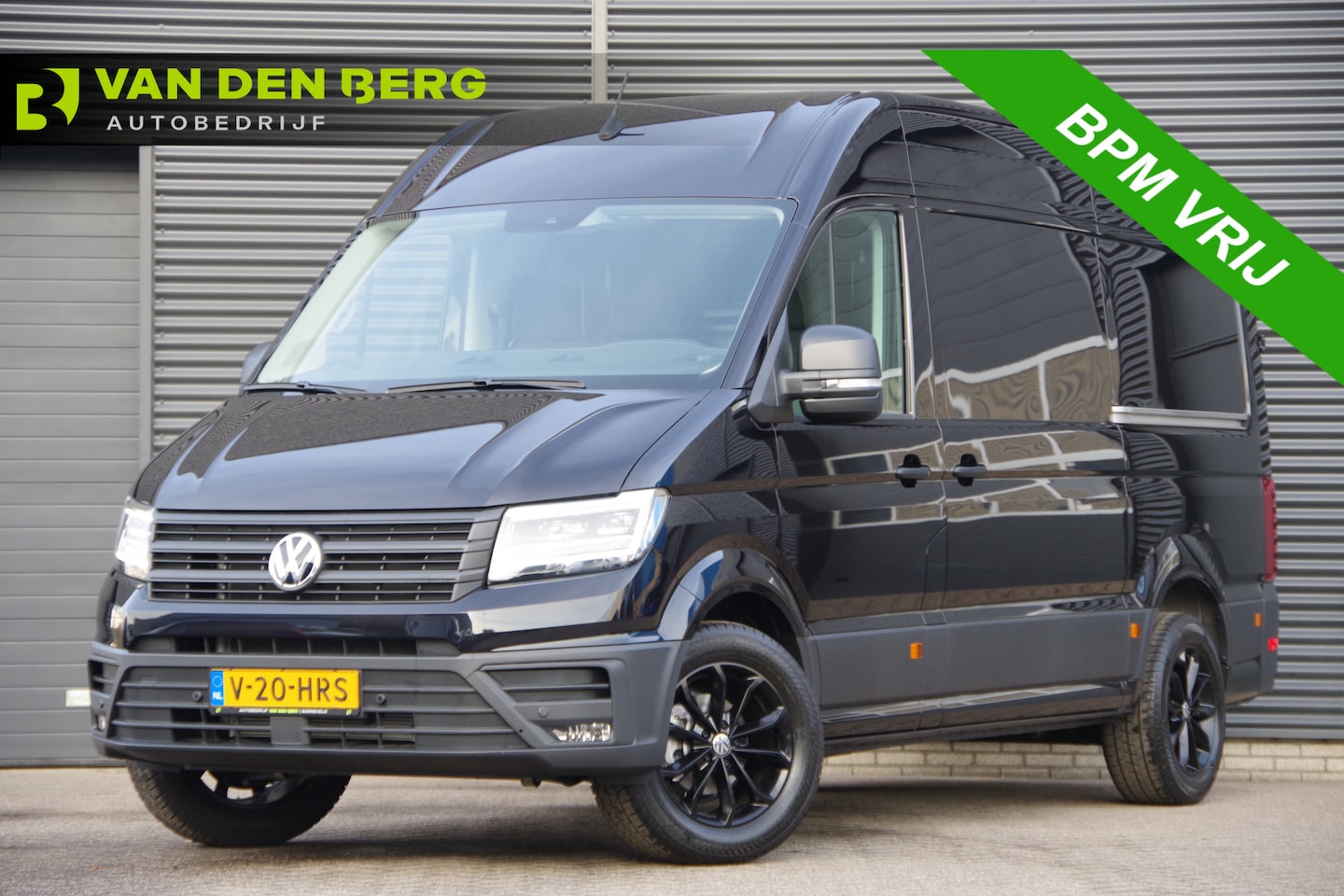 Volkswagen Crafter - 35 2.0 TDI L3H3 177PK AUT. 2X SCHUIFDEUR, LED, TREKHAAK, STOELVERWARMING, CAMERA, NAVI, CR - AutoWereld.nl