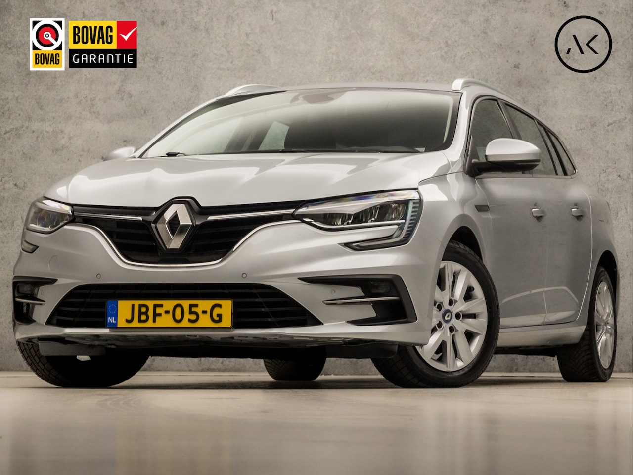 Renault Mégane E-Tech - Estate 1.6 Plug-In Hybrid Sport 160Pk Automaat (VIRTUAL COCKPIT, APPLE CARPLAY, GROOT NAVI - AutoWereld.nl